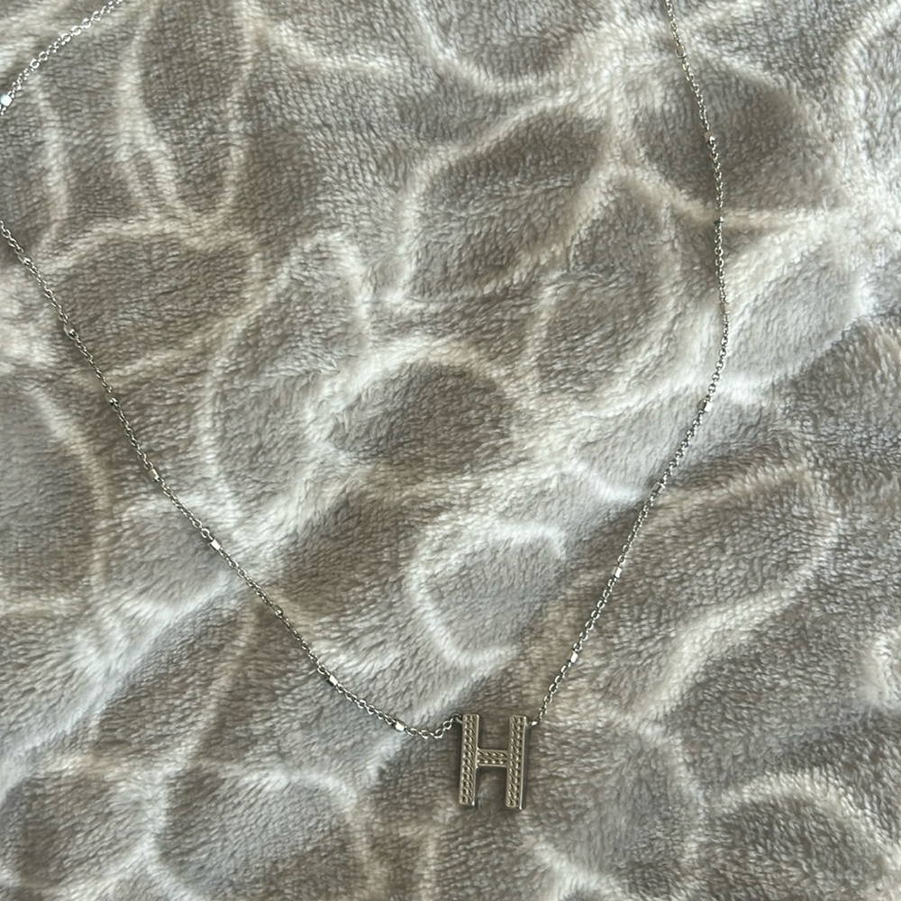 kendra scott h necklace